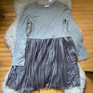 NWT beautiful grey/silver pleated long sleeved dress GAP kids size medium/8